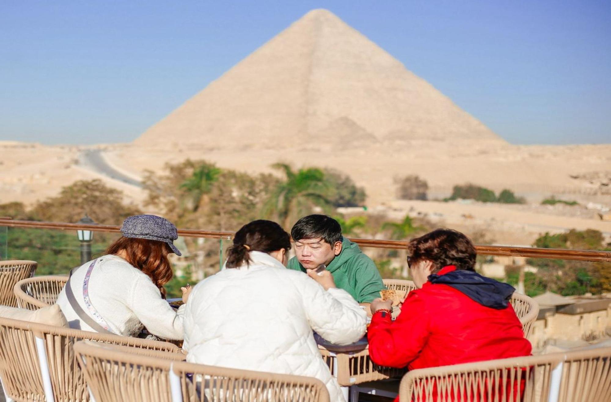 Tree Lounge Pyramids View Inn , Sphinx Giza Kafret el-Gabal エクステリア 写真