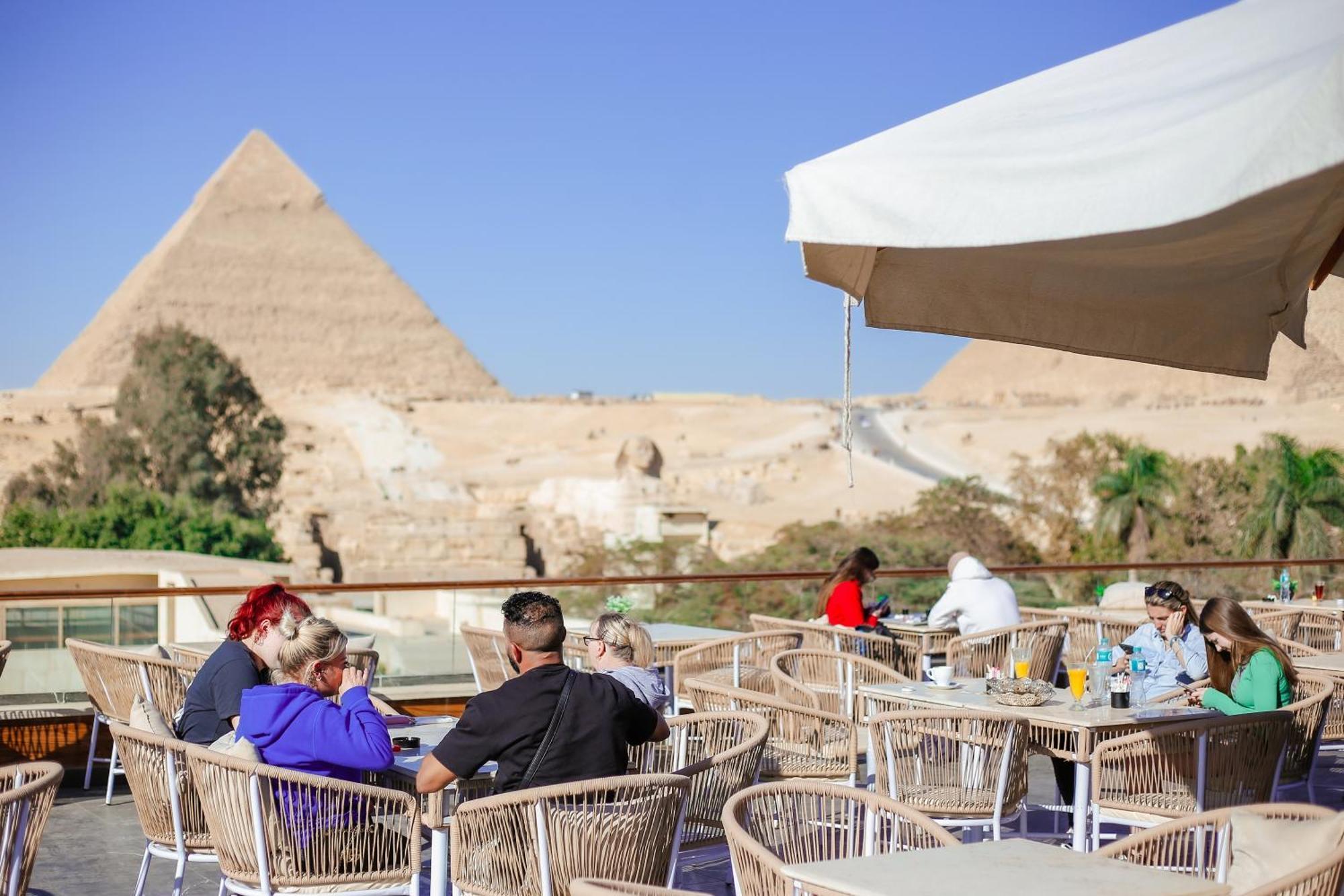Tree Lounge Pyramids View Inn , Sphinx Giza Kafret el-Gabal エクステリア 写真
