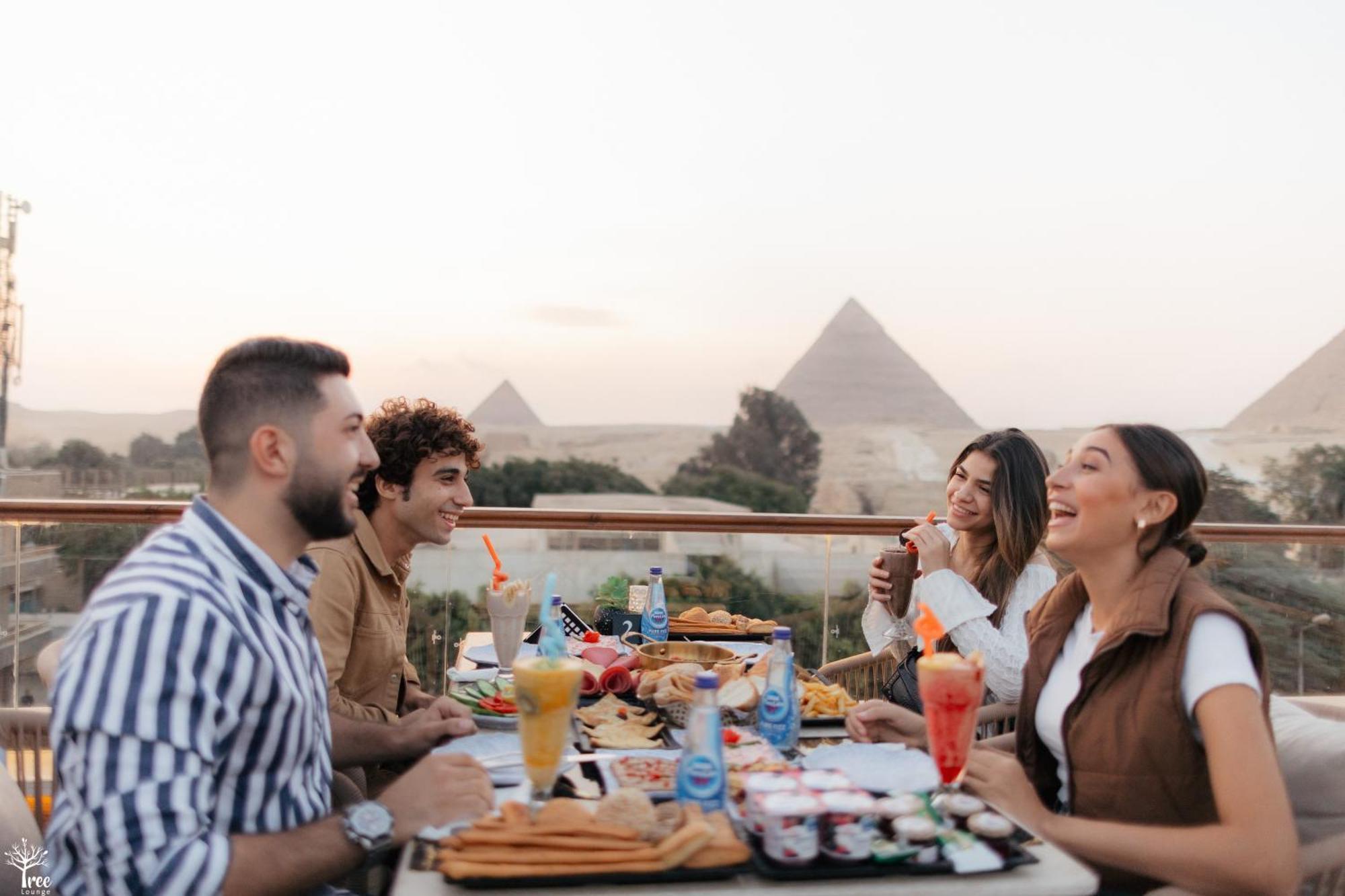 Tree Lounge Pyramids View Inn , Sphinx Giza Kafret el-Gabal エクステリア 写真