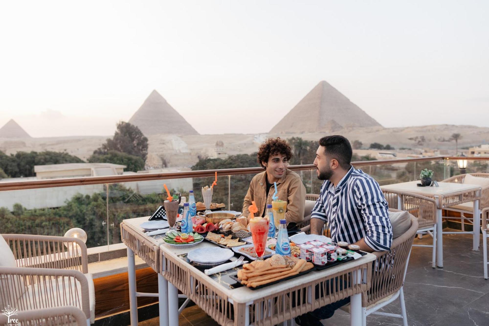 Tree Lounge Pyramids View Inn , Sphinx Giza Kafret el-Gabal エクステリア 写真